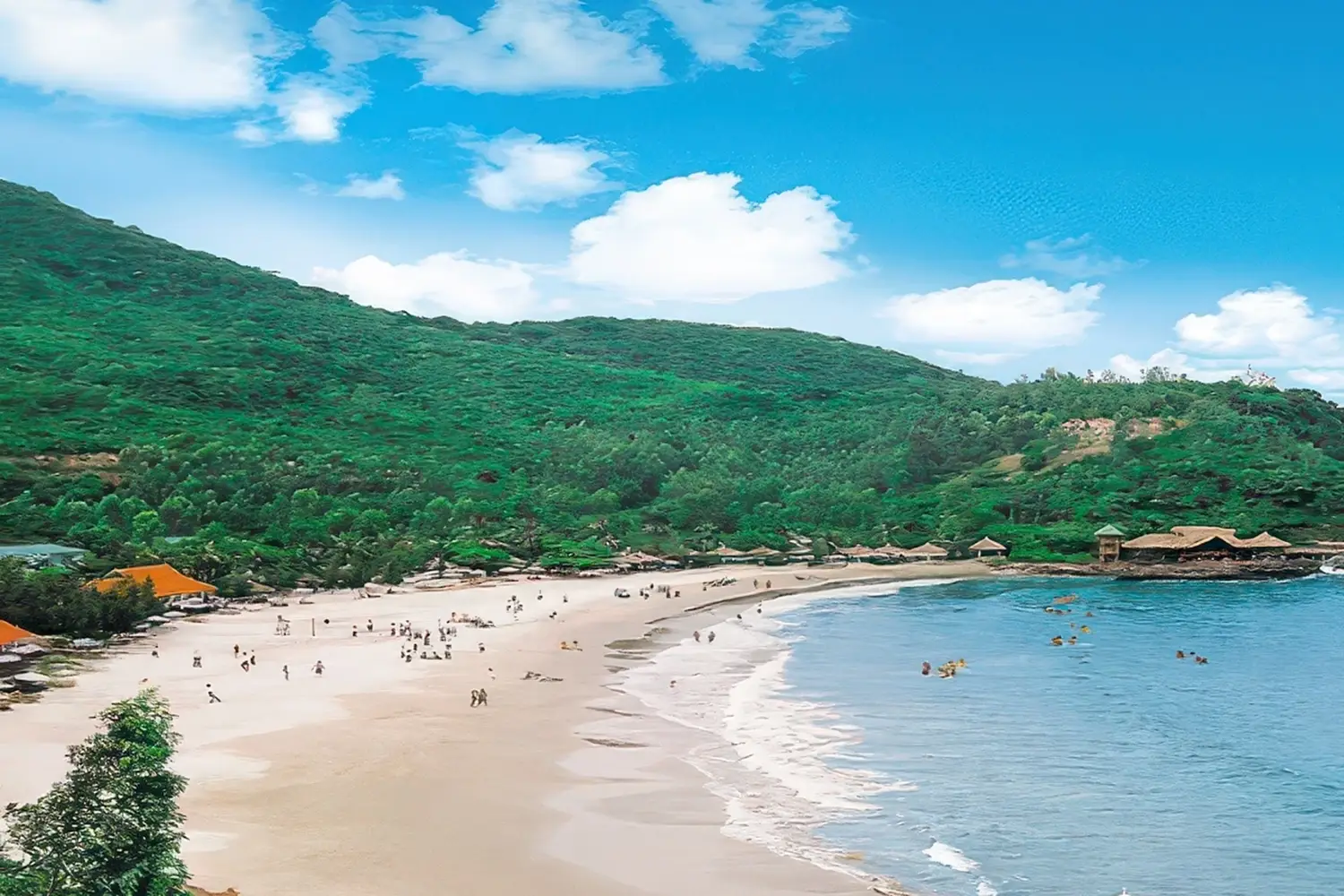 Пляж Diamond Bay Condotel в Нячанге